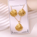Gouden roestvrijstalen sieradenset met vintage waaiervormige oorbellen en een ketting - Sint-Jakobsschelp Structuur Radiale Textuur (TZ242)