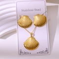 Gouden 304 roestvrijstalen sieradenset met ketting en oorbellen in schelpontwerp - Verticale Korrelige Schelptextuur (TZ196)