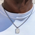 Collana a corda in acciaio inossidabile argento con ciondolo rettangolare lettera E - Lettera E (XL224) / Con catena / Colore acciaio