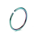Macro detail van regenboog magnetische neusring zonder piercing gepolijste afwerking - Stijl D-Regenboog