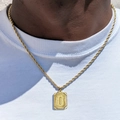Collar de cadena de cuerda dorada con colgante rectangular letra I en modelo - Letra I (XL224) / Con cadena / Dorado