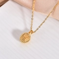 Collier plaqué or 18 carats avec pendentif unique en forme de durian et zircons - Style Durian Épine (XL391)