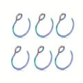 Vue détaillée de six anneaux de nez en acier inoxydable avec finition arc-en-ciel - Lot de 6 / Coloré