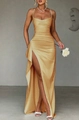 Elegantes goldenes Abendkleid aus Satin mit schmalen Trägern und Seitenschlitz-Design - XS / Ingwergelb