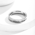 Minimalistische zilverkleurige roestvrijstalen ring met vierkant geslepen zirkonia's - Enkele Rij Stijl (3306)