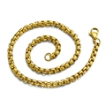 Vista dettagliata della collana a catena box dorata con chiusura a moschettone su bianco - Catena Veneziana / Oro