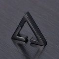 Boucles d'oreilles triangulaires minimalistes noir mat en acier brossé poli - Boucles d'oreilles clips triangulaires / Noir