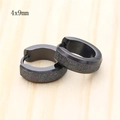 Pendientes de aro en acero negro mate con textura arenada y anillo interior pulido suave - Estilo D / Delgado / Negro