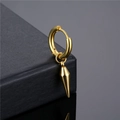 Minimalistische gouden roestvrijstalen oorring met een scherpe kegelvormige hanger - Oorbakje / Goud