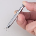Precision four-claw pickup tool in stainless steel with a non-slip knurled handle - 31# Short Bead Grabber