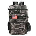 Isolierter Rucksack in Grau-Camo mit MOLLE-System und US-Flaggen-Aufnäher für Outdoor - Grau Camouflage