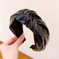 Shiny metallic black knotted headband in faux leather with a wide pleated design - Black