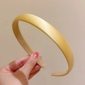 Diadema elegante de satén amarillo mostaza con textura sedosa e interior antideslizante - Amarillo