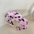 Cerchietto imbottito in peluche rosa con stampa maculata per un effetto volume - Rosa
