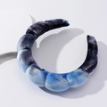 Diadema acolchada de terciopelo con estampado tie-dye azul y blanco y diseño de burbujas - Azul Negro