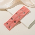 Diadema punk elástica rosa coral con ojales metálicos plateados en base blanca - Rojo sandía