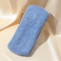 Blaues Kunstpelz-Stirnband mit glitzernden Strasssteinen und elegantem Strickdesign - Blau