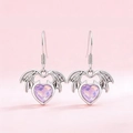 Boucles d'oreilles gothiques ailes de chauve-souris argentées avec cœur lavande - Boucles d'oreilles roses