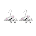 Pendientes de koala con gema rosa y acabado plateado colgados en una rama - Pendientes