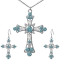 Vue détaillée du pendentif croix en argent et boucles d'oreilles aux strass bleus - Ensemble collier et boucles d'oreilles / Bleu