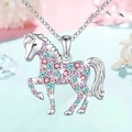 Colgante de unicornio plateado con cristales brillantes rosas y azules en cadena - Collar con Colgante de Pony / Plateado (Diamante de Imitación Multicolor)