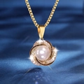 Elegante gouden parelketting met een met zirkoon ingelegde wervelhanger op blauwe zijde - Zwart (Halsketting)