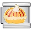 Détail macro d'un maillon de bracelet italien avec un motif de dessert en émail coloré - Style Pain à la Citrouille (4264)