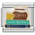 Détail d'un charm italien en acier inoxydable avec design émaillé café et livres - Style Café et Livres (4257)