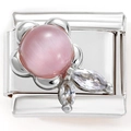 Makroaufnahme eines Edelstahl-Charms mit rosa Katzenaugenstein und weißen Zirkoniasteinen - Rosa Zirkon Goldfisch Silber (4890)