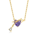 Detailansicht der goldenen Halskette mit lila Herzstein und hängendem Wassertropfen - 18K Vergoldet (Violetter Zirkonia)