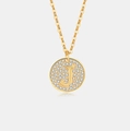 Macro-detail van de vergulde S925 zilveren ketting met glanzende J-letter hanger - 925 zilver / 18K Goud (Letter J)