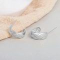 Minimalist S925 sterling silver hoop earrings with a quilted rhombus pattern design - Platinum
