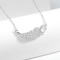 S925 silver leaf pendant necklace with shimmering zircon and pear-shaped white gemstone - 925 Silver / Platinum