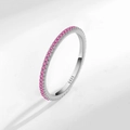 Bague éternité en argent sterling S925 ornée d'une rangée de pierres roses rondes - Taille 10 / Platine (Zirconia Rouge)