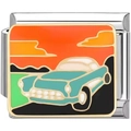 Gros plan détaillé d'une breloque en émail avec voiture ancienne sur bracelet italien en inox - Style Voiture de Collection (2458)