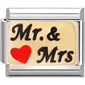 Detail eines Edelstahl-Modul-Charms mit Mr. & Mrs-Text und einem roten Herz-Symbol - Mr & Mrs Rotes Herz Dekoration (0681)