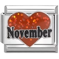 Makroansicht des Edelstahl-Armbandglieds mit November-Schriftzug und rotem Herz - November Herz (2302)