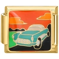 Dettaglio macro di una maglia smaltata con auto d'epoca per bracciale italiano - Auto al Tramonto Oro (2426)