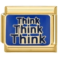 Dettaglio macro della maglia per bracciale italiano dorato con incisione Think blu - THINK Oro (2429)