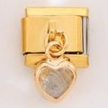 Detailansicht eines 9mm goldfarbenen Herzanhängers mit facettiertem Kristall-Element - Transparentes Herz
