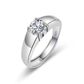 Herrenring aus S925 Sterlingsilber mit großem runden Zirkonia in einer 4-Krallen-Fassung - Klassischer Solitär-Einstellstil (PN131)
