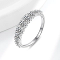 Classic S925 sterling silver band ring featuring seven sparkling round cut zircons - US 5 / Platinum