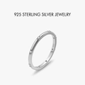Minimalistischer Ring aus S925 Sterlingsilber mit klaren Zirkonia in Silber-Optik - US Größe 5
