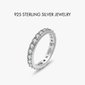 S925 Sterling Silber Eternity-Ring mit funkelnden Cubic Zirkonia Kristallen besetzt - US Größe 5 / Platinfarbe Weißer Zirkonia Ewigkeitsband (PNJ024)