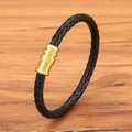 Geflochtenes Herrenarmband aus schwarzem Leder mit poliertem goldenem Magnetverschluss - Schwarzes Leder Goldener Verschluss / 19cm
