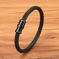 Minimalistisches schwarzes Lederarmband mit mattschwarzem Magnetverschluss auf Holz - Schwarzes Leder Schwarzer Verschluss / 19cm