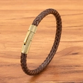 Gevlochten leren armband voor heren in donkerbruin met een gepolijste gouden metalen sluiting - 19cm / Gouden Sluiting Bruin Leer