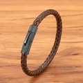 Bruine gevlochten leren herenarmband met een gekartelde zwarte metalen magnetische sluiting - Zwarte Sluiting Bruin Leer