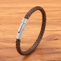 Gevlochten herenarmband van bruin leer met een getextureerde zilveren sluiting - Stalen Sluiting Bruin Leer