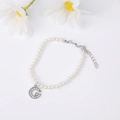 Elegant white pearl bracelet featuring a micro-inlaid zircon letter G silver pendant - Letter G / Silver